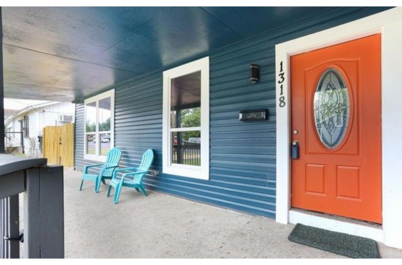 Stylish 4 Br2Ba Renovated Home Near Downtown サンアントニオ エクステリア 写真